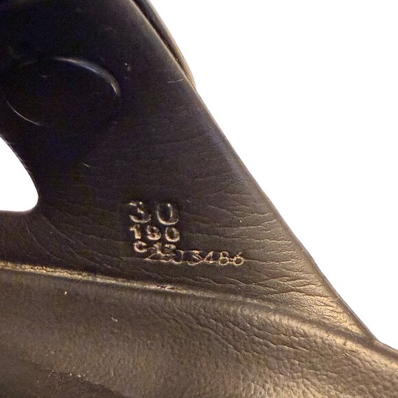 30 Youth 12 Birkenstock Arizona Essentials Black EVA Sandals Slides - Picture 5 of 9